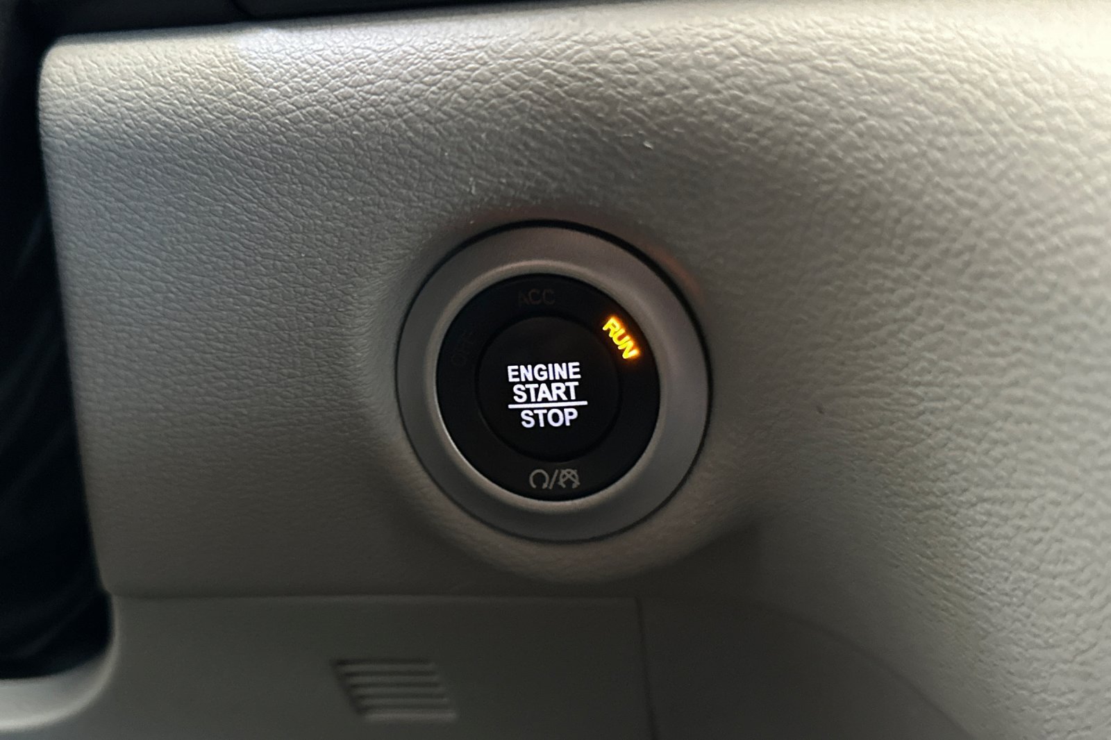 Used 2019 Black Chrysler Touring L image 24