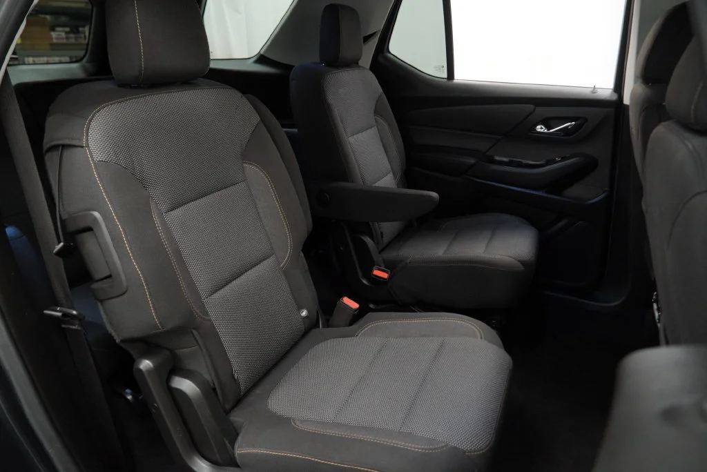 Certified Used 2018 GRAPHITE METALLIC Chevrolet LT Cloth image 39