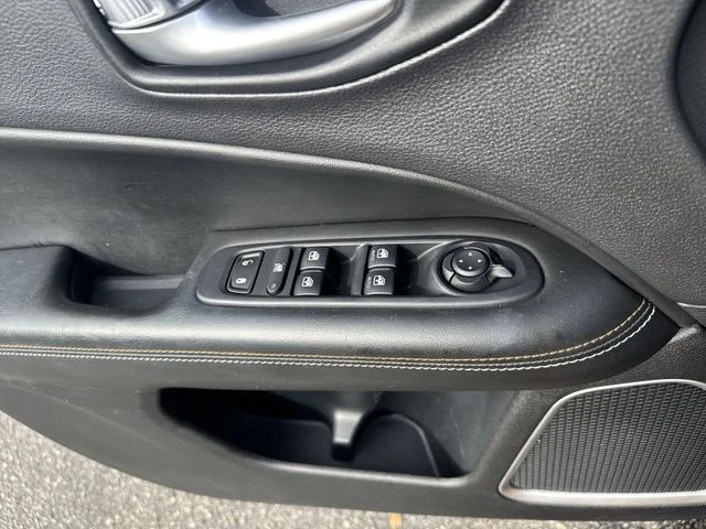 Used 2018 Black Jeep Latitude image 26