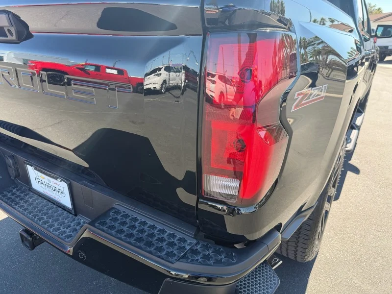Used 2025 Black Chevrolet Z71 image 24