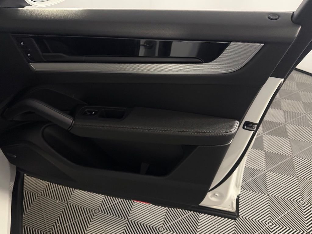 2024 Porsche Cayenne Base - Photo 33