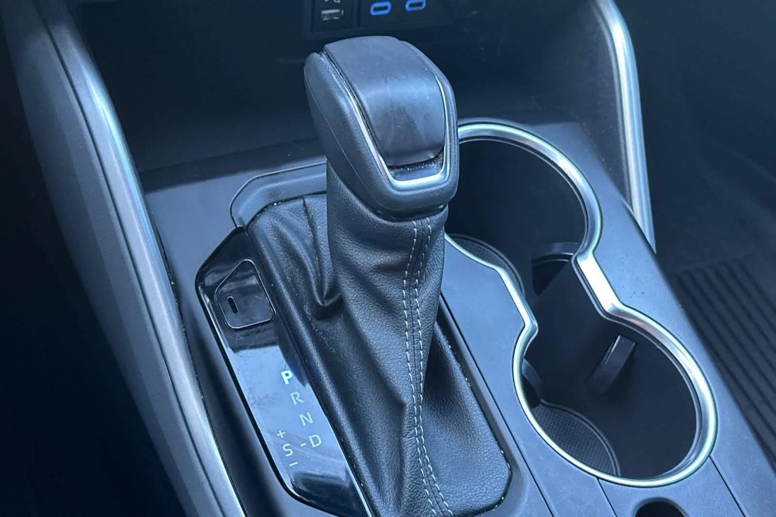 Used 2022 Moon Dust Toyota Hybrid XLE image 25