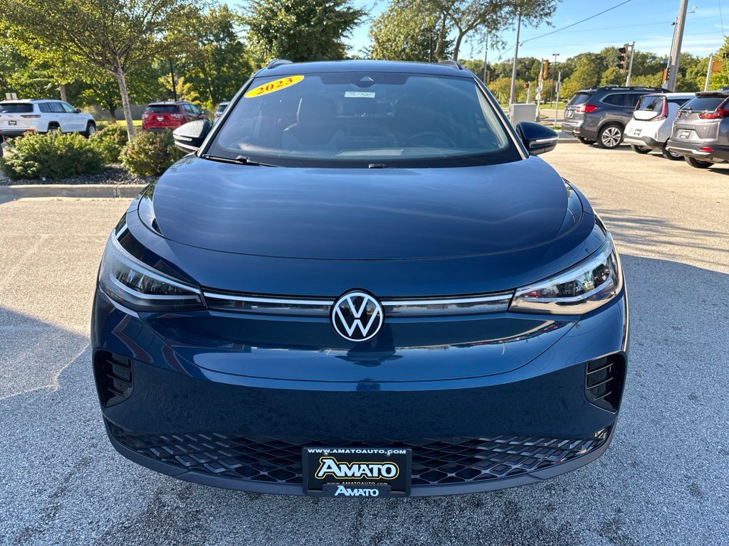 Used 2023 Blue Volkswagen Pro image 3