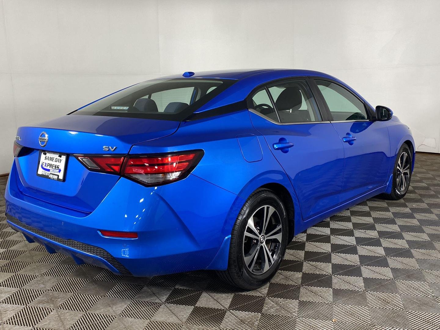 Used 2020 Electric Blue Metallic Nissan SV image 5