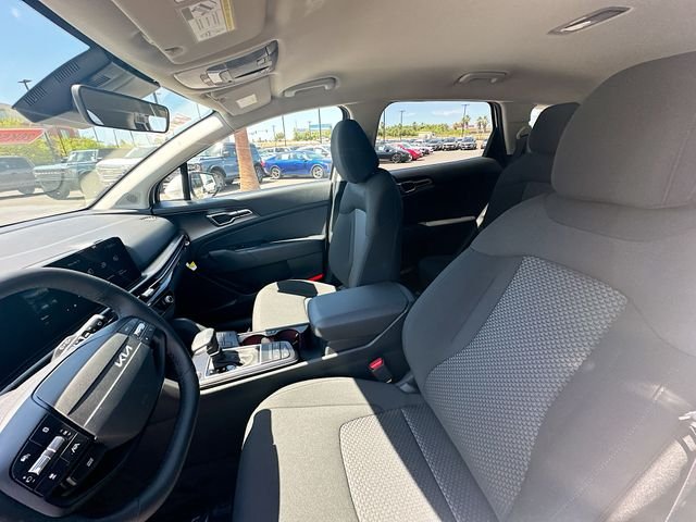 Used 2026 Snow White Pearl Kia LX image 20