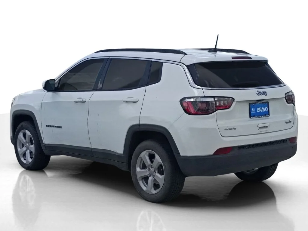 Used 2021 White Jeep Latitude image 8