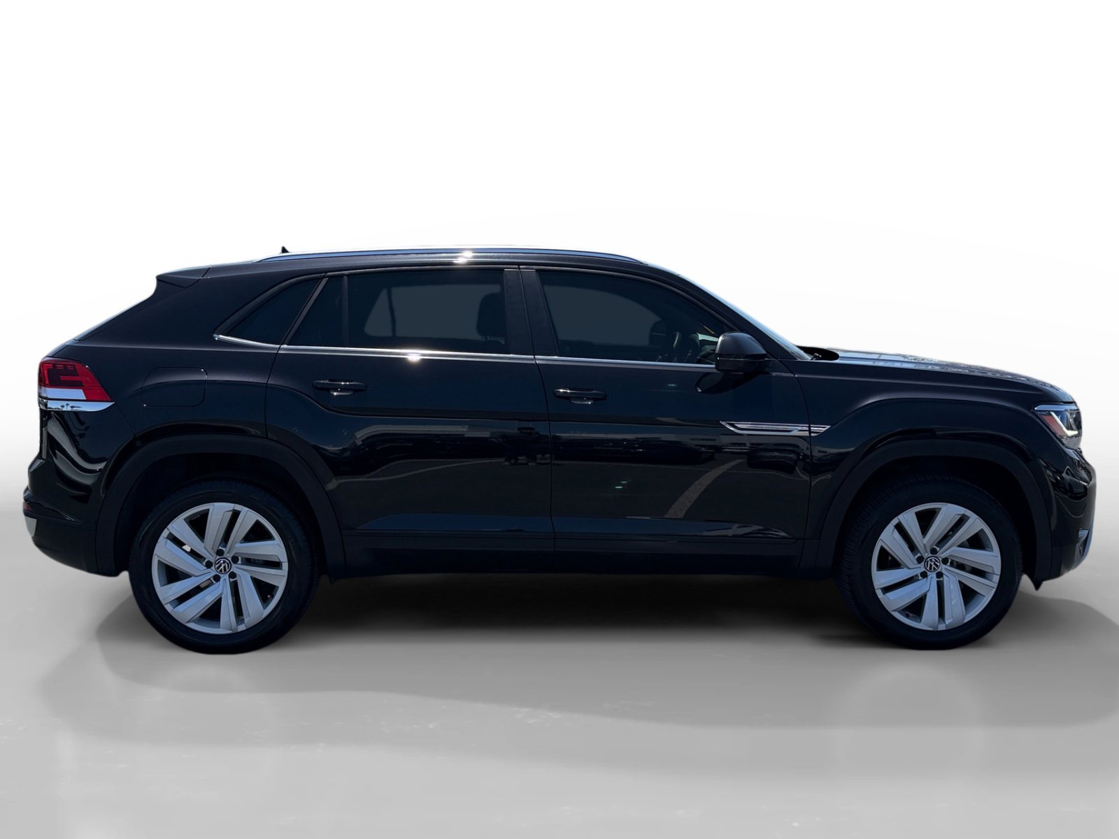 Used 2023 Deep Black Volkswagen 2.0T SE w/Technology image 6