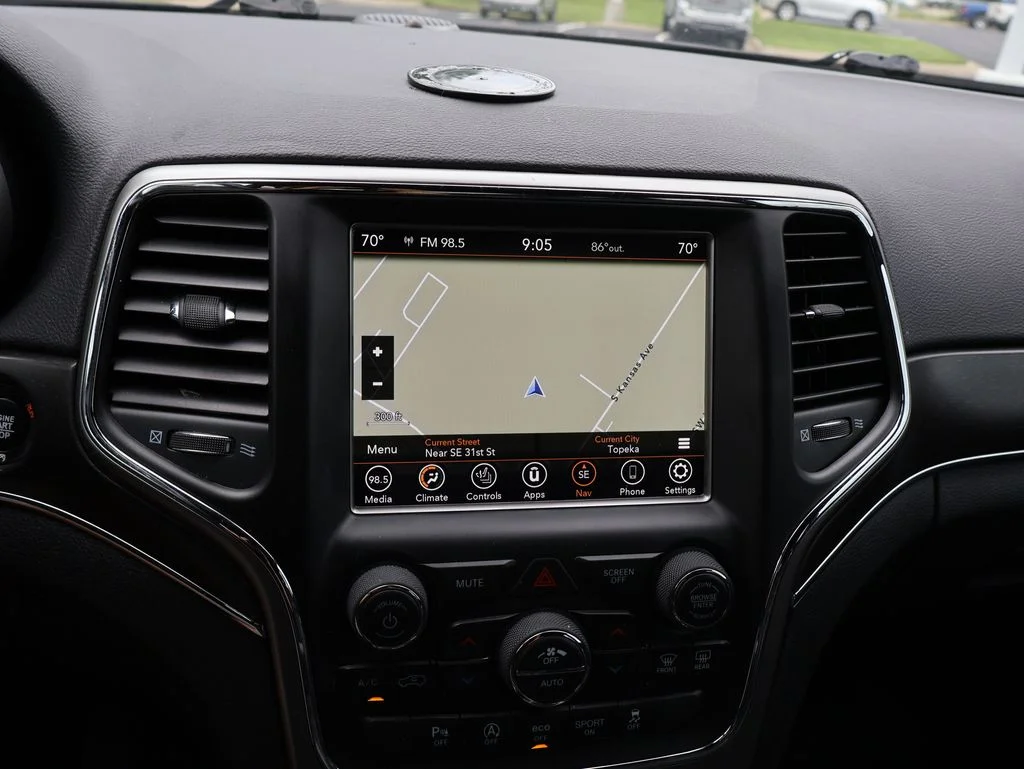 Used 2018 Black Jeep Limited image 21