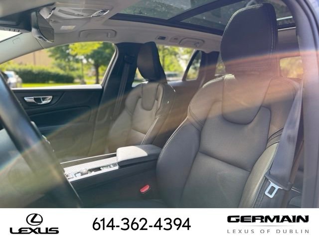 Used 2020 Black Volvo T5 image 16