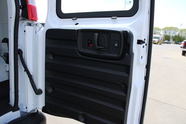New 2026 Summit White GMC Work Van image 19