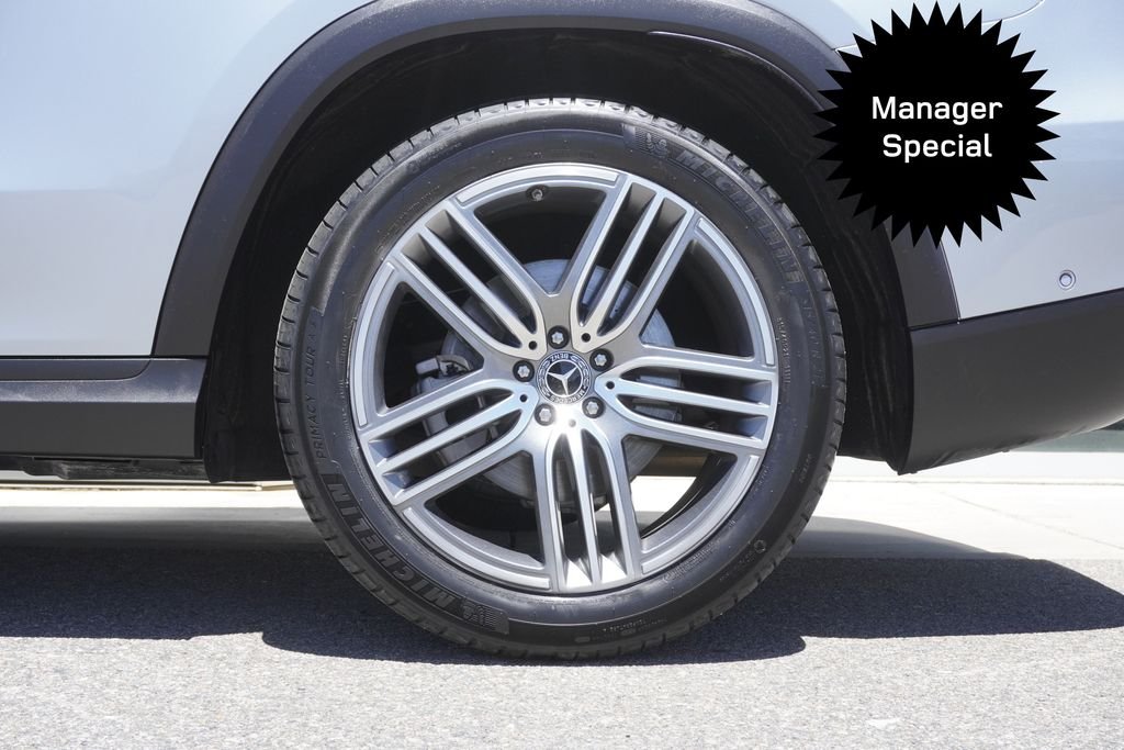 Used 2025 White Mercedes-Benz GLS 450 image 33