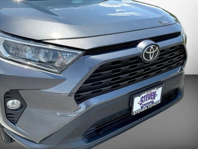 Used 2020 Gray Toyota XLE image 35