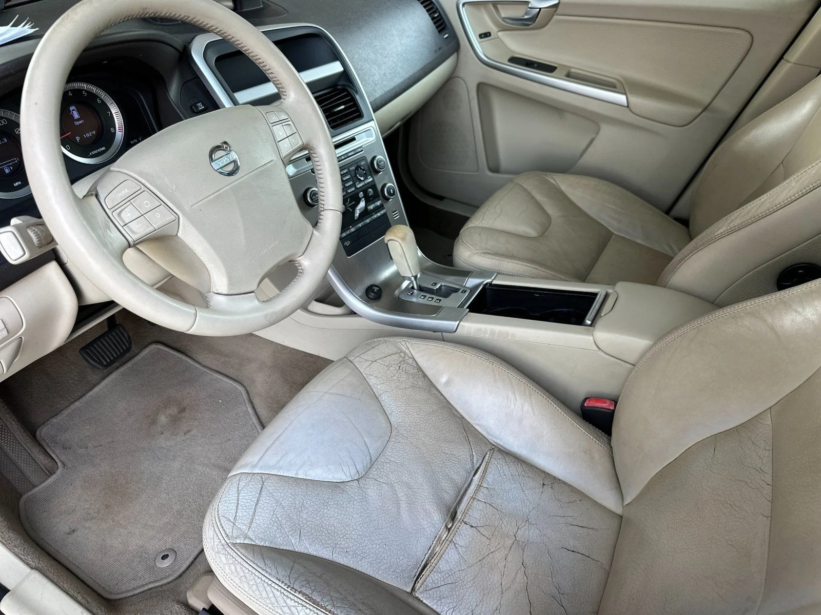 Used 2010  Volvo T6 image 9
