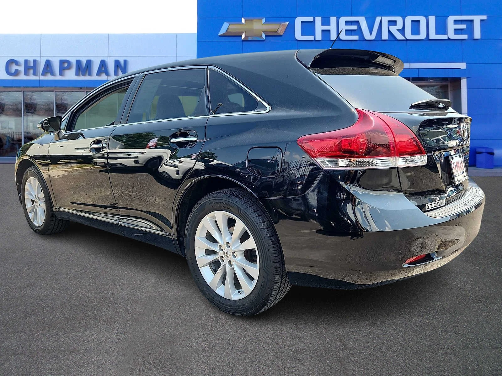 Used 2013 Black Toyota XLE image 4