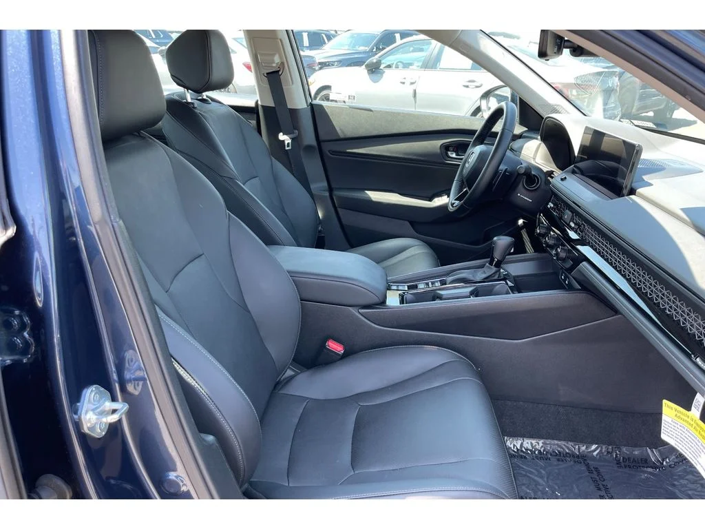 Used 2025 Canyon River Blue Metallic Honda EX-L image 18