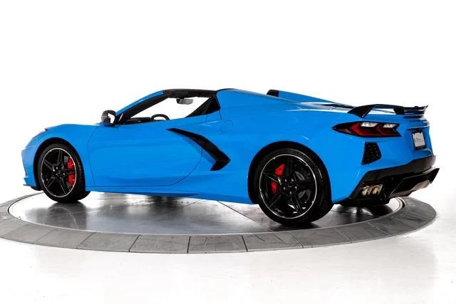 Used 2021 Rapid Blue Chevrolet Stingray image 3