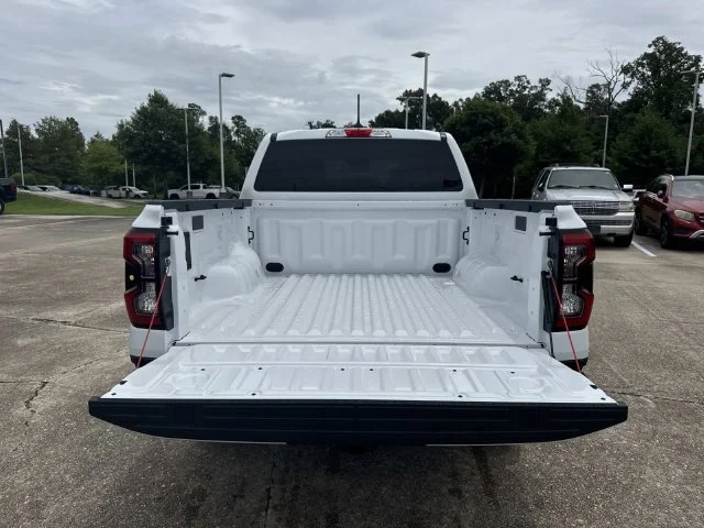 New 2026 Oxford White Ford XLT image 11