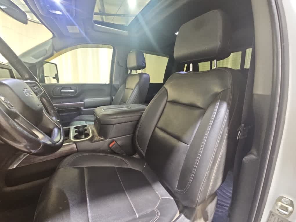 Used 2022 Summit White Chevrolet LTZ image 6
