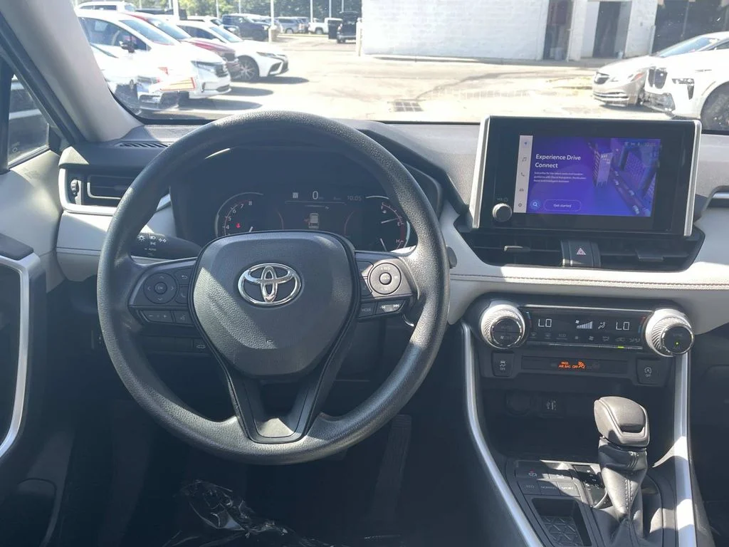 Used 2023  Toyota XLE image 20