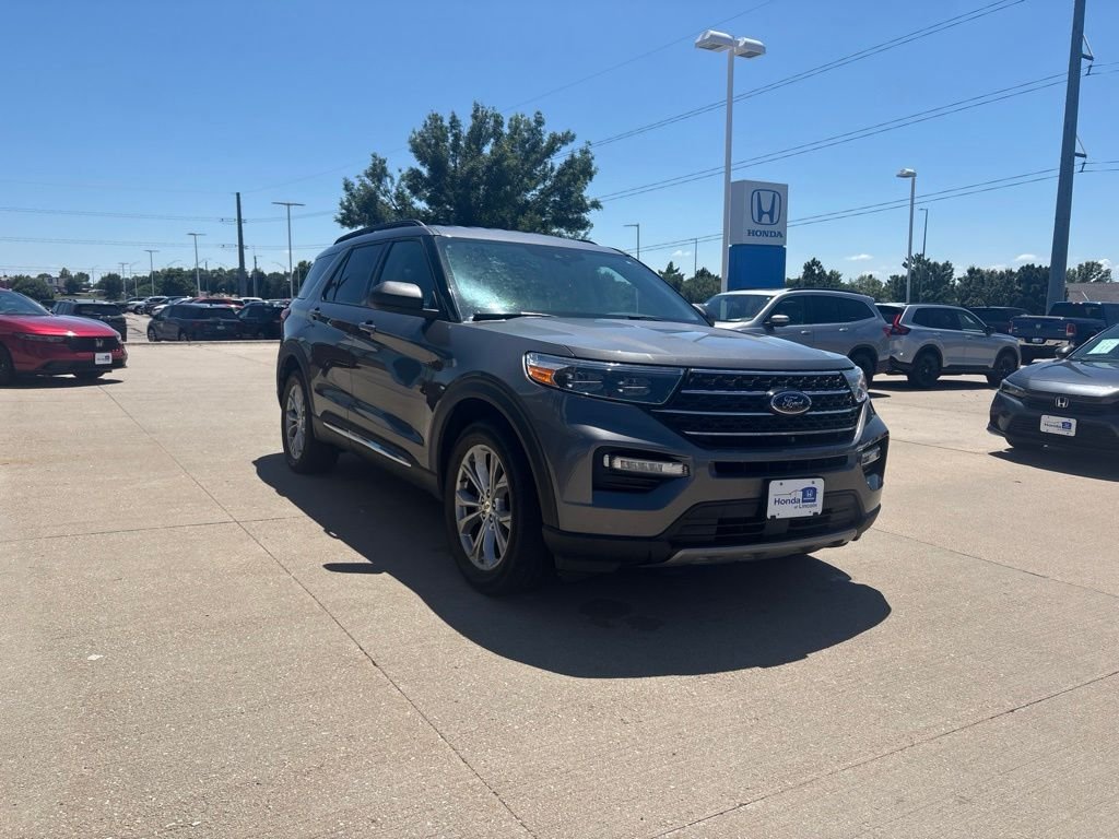 Used 2021 Gray Metallic Ford XLT image 3