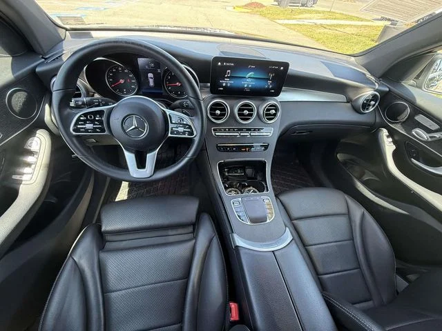 Used 2022 Obsidian Black Mercedes-Benz GLC 300 image 17