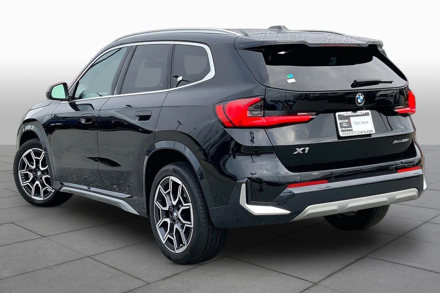 Used 2025 Black Sapphire Metallic BMW xDrive28i image 11