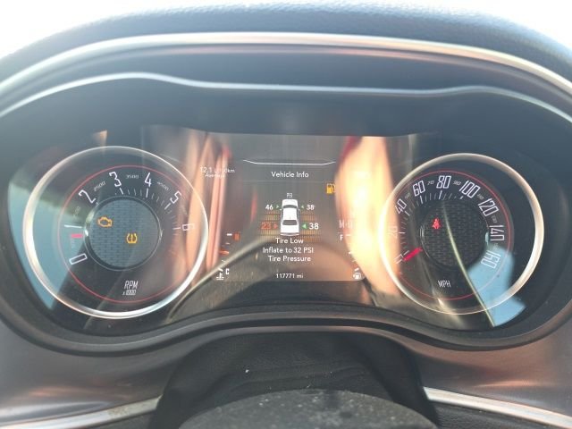 Used 2019 Pitch Black Clearcoat Dodge SXT image 16