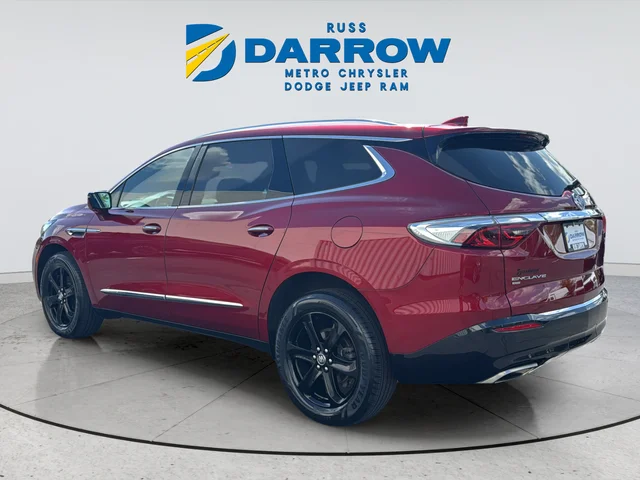 Used 2023 Red Buick Essence image 3