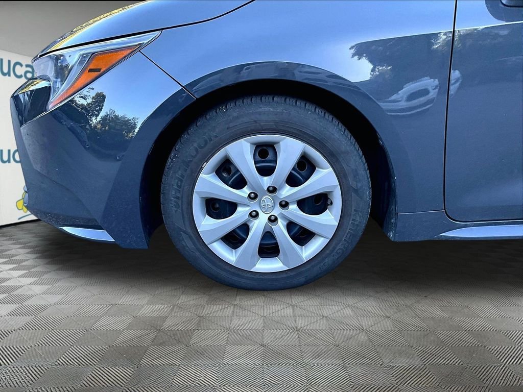 Used 2023  Toyota LE image 7