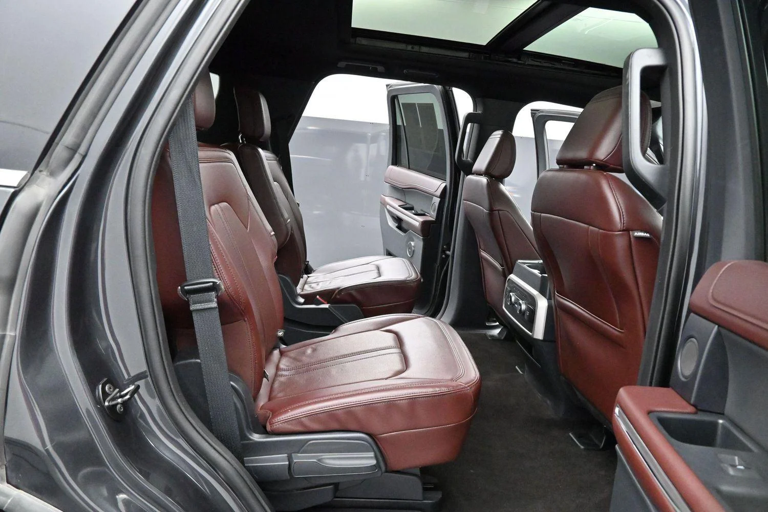 Used 2022 Dark Matter Gray Ford Limited image 38