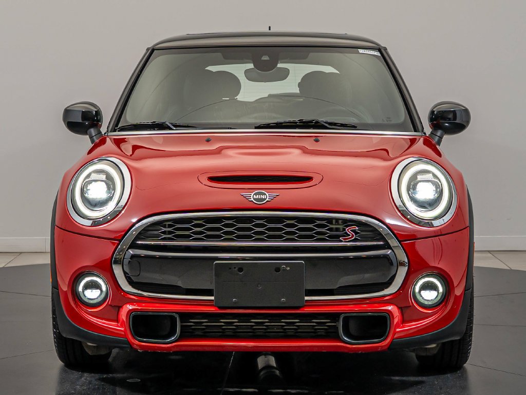 Used 2021 Chili Red MINI Signature image 2