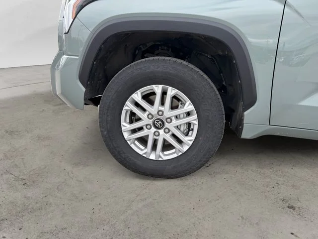 Used 2025  Toyota SR5 image 9