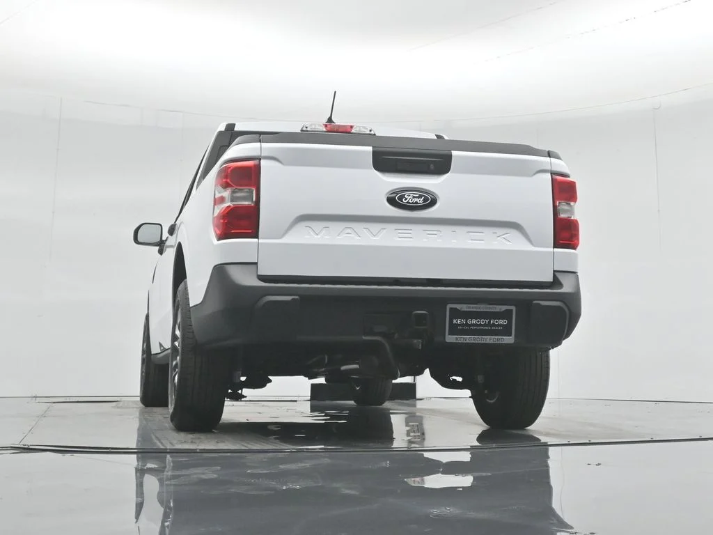 New 2026 Oxford White Ford XLT image 46