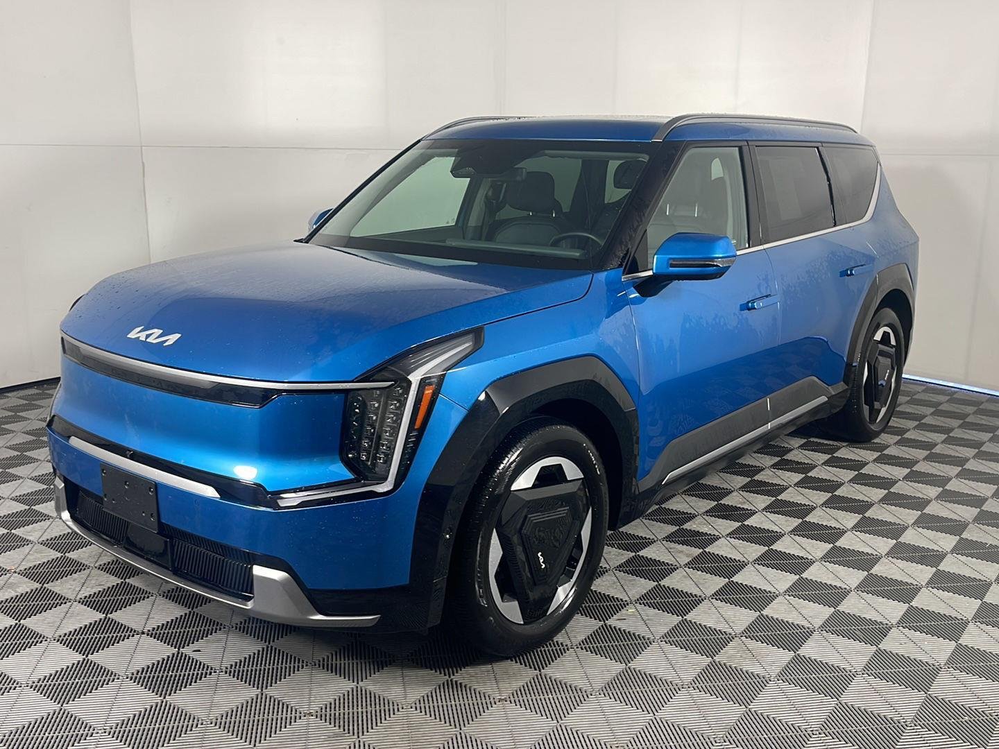 Used 2024 Kia Ev9 Land with VIN KNDADFS5XR6034008 for sale in Salida, CO