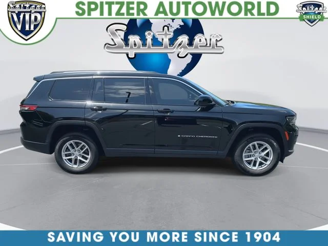Used 2023 Black Jeep Laredo image 10