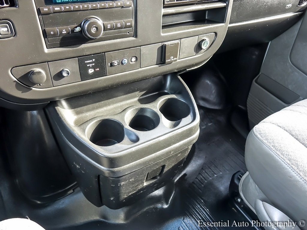 2018 GMC SAVANA - Image 13