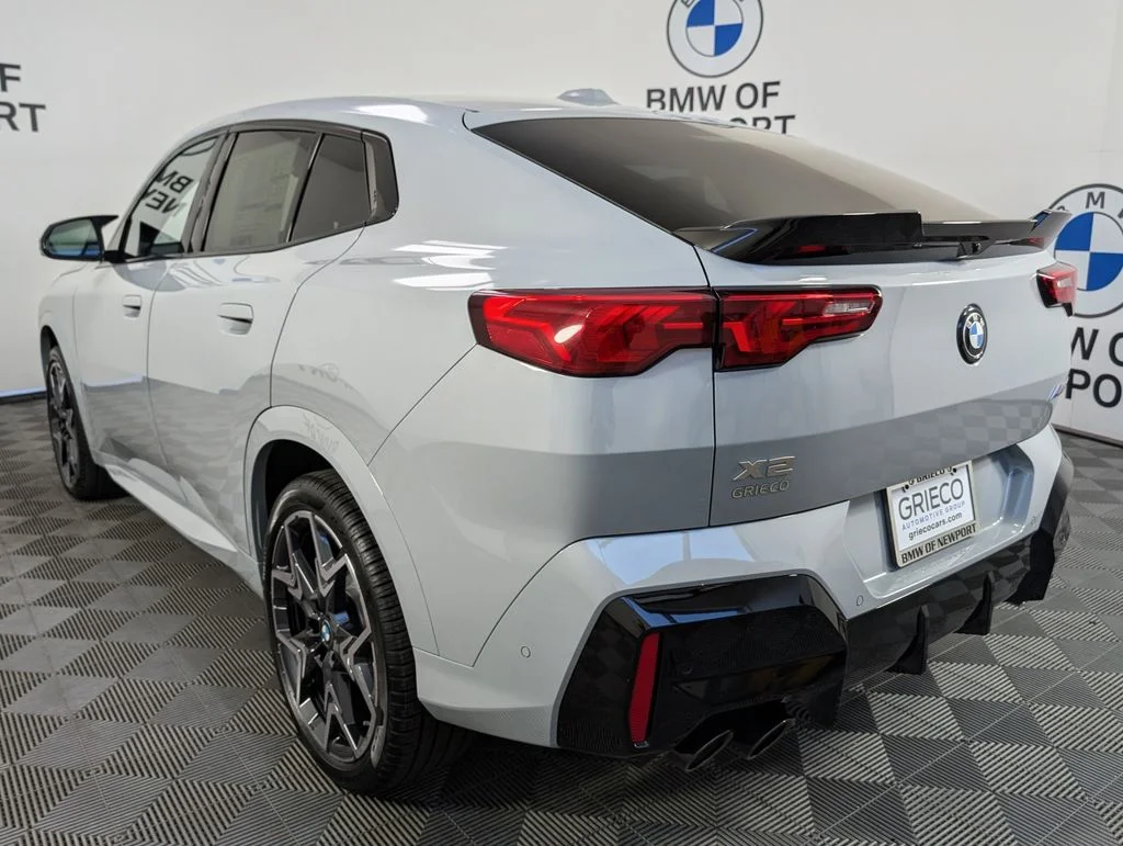 New 2026 Brooklyn Grey Metallic BMW M35i image 8