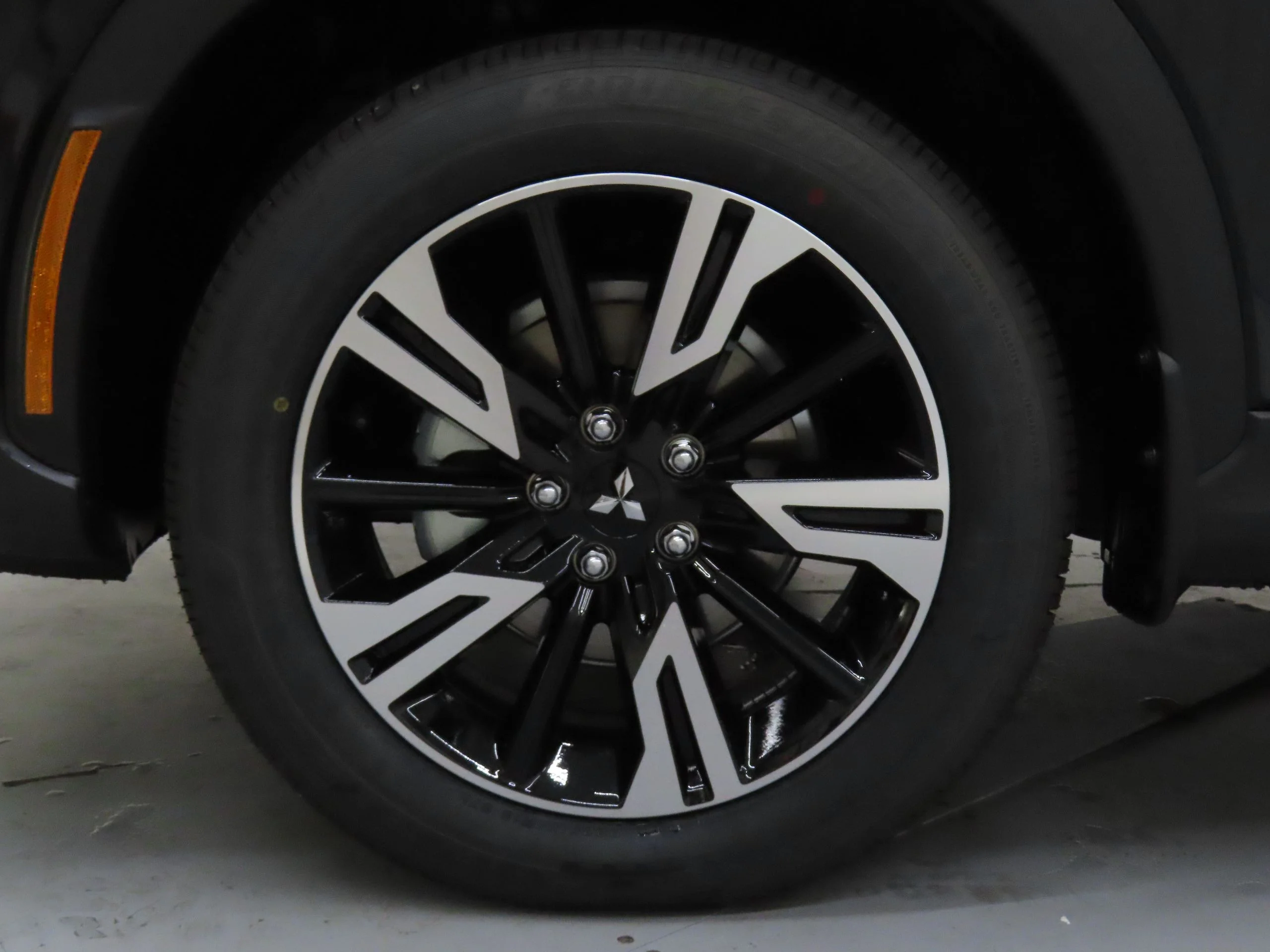 New 2026 Black Mitsubishi SE image 27