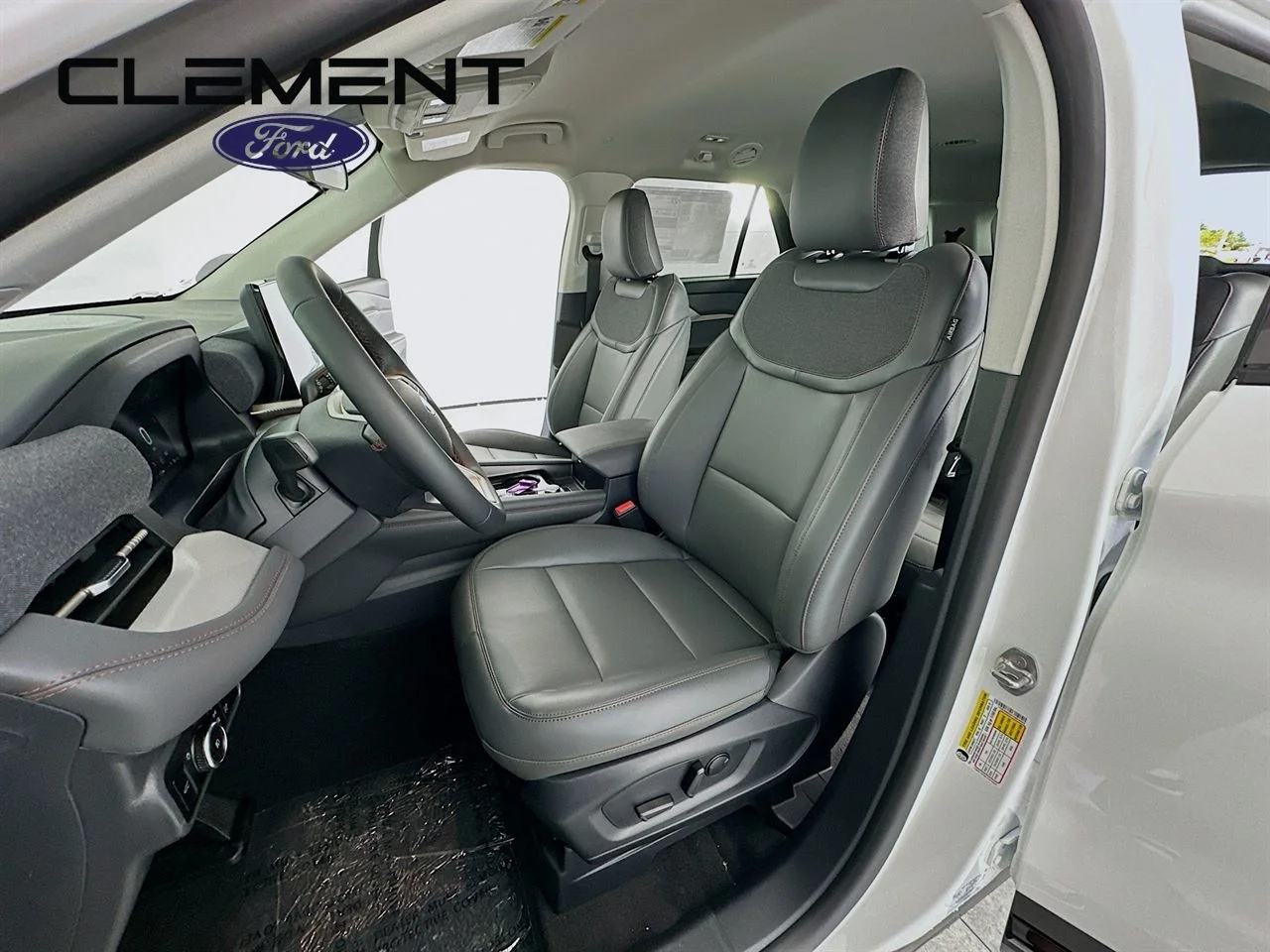 New 2026 Star White Metallic Tri-Coat Ford Active image 26
