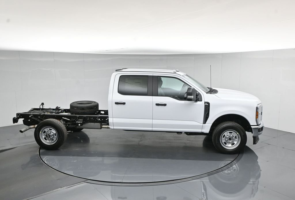 New 2026 Oxford White Ford XL image 49