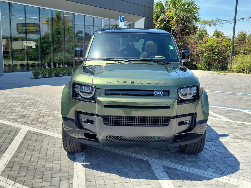 New 2026 Woolstone Green Land Rover X-Dynamic SE image 8