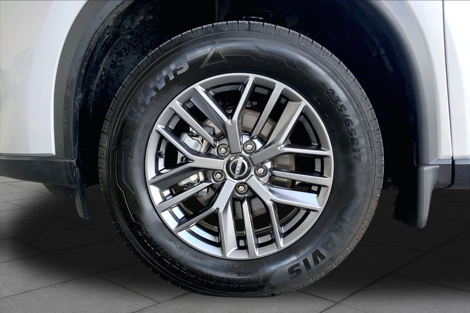 Used 2024 Brilliant Silver Metallic Nissan S image 11