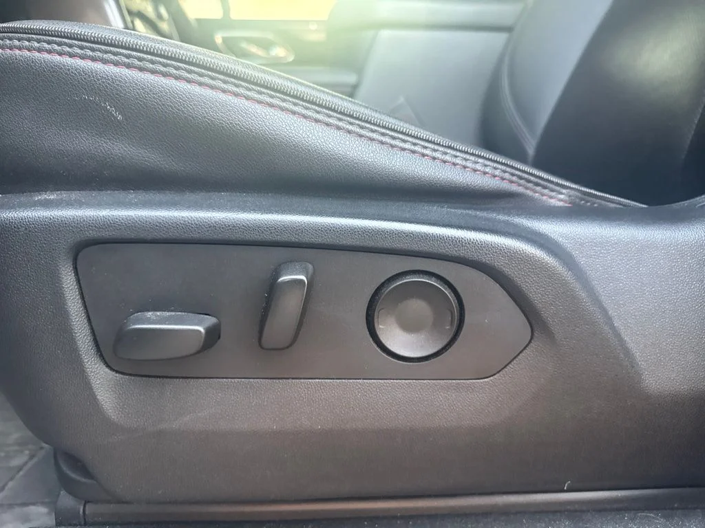 Used 2023 White Chevrolet RST image 9