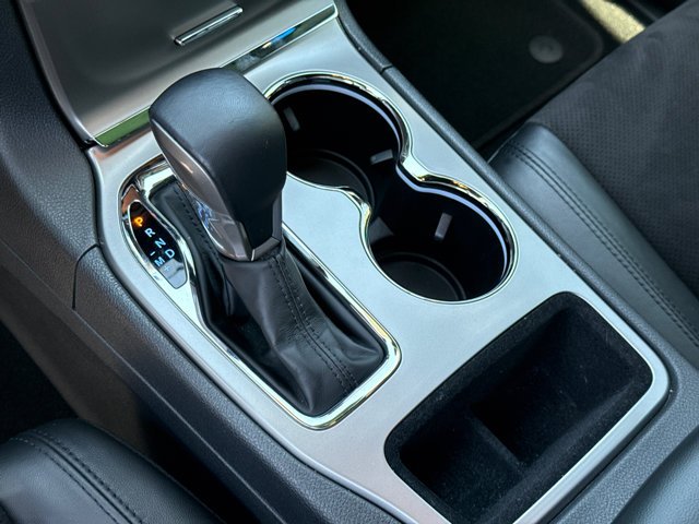 Used 2021 Silver Jeep Laredo X image 9