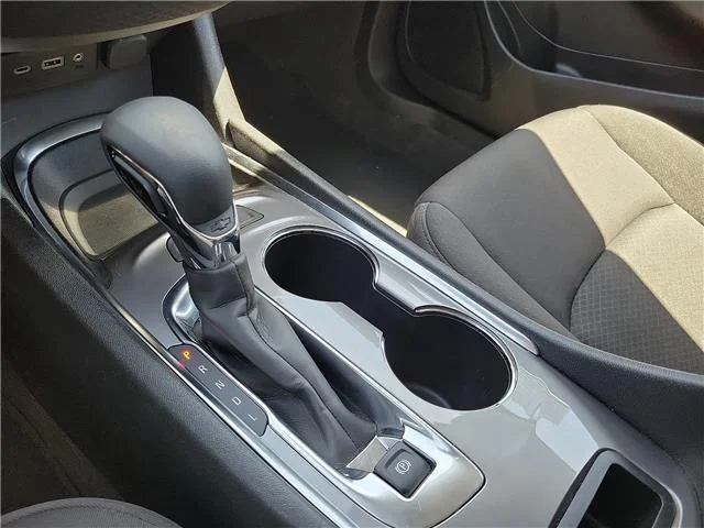 Used 2024 Summit White Chevrolet 1LT image 17