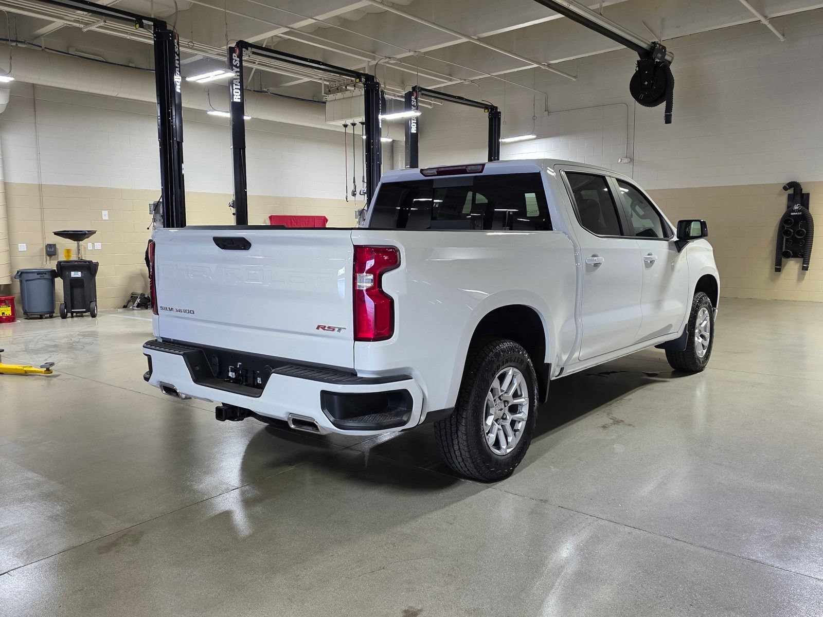 New 2026 Summit White Chevrolet RST image 7