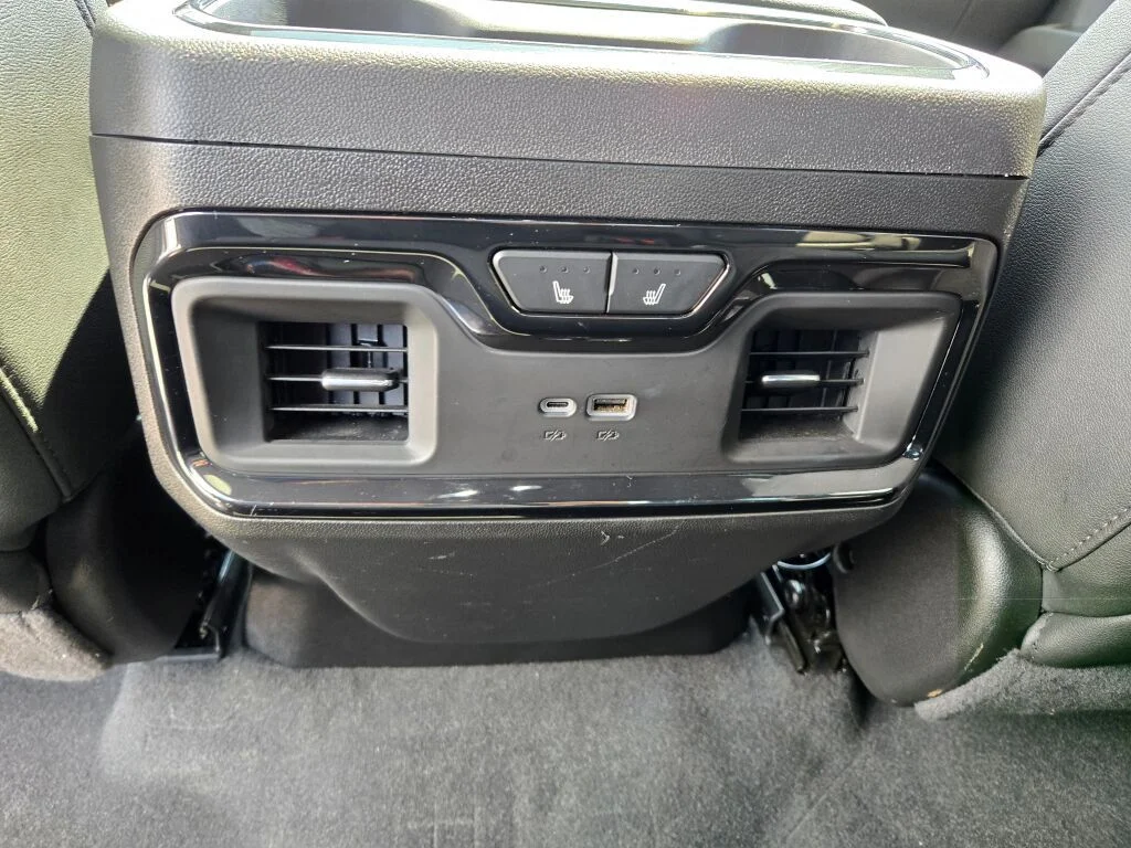 Used 2024 White GMC AT4 image 18