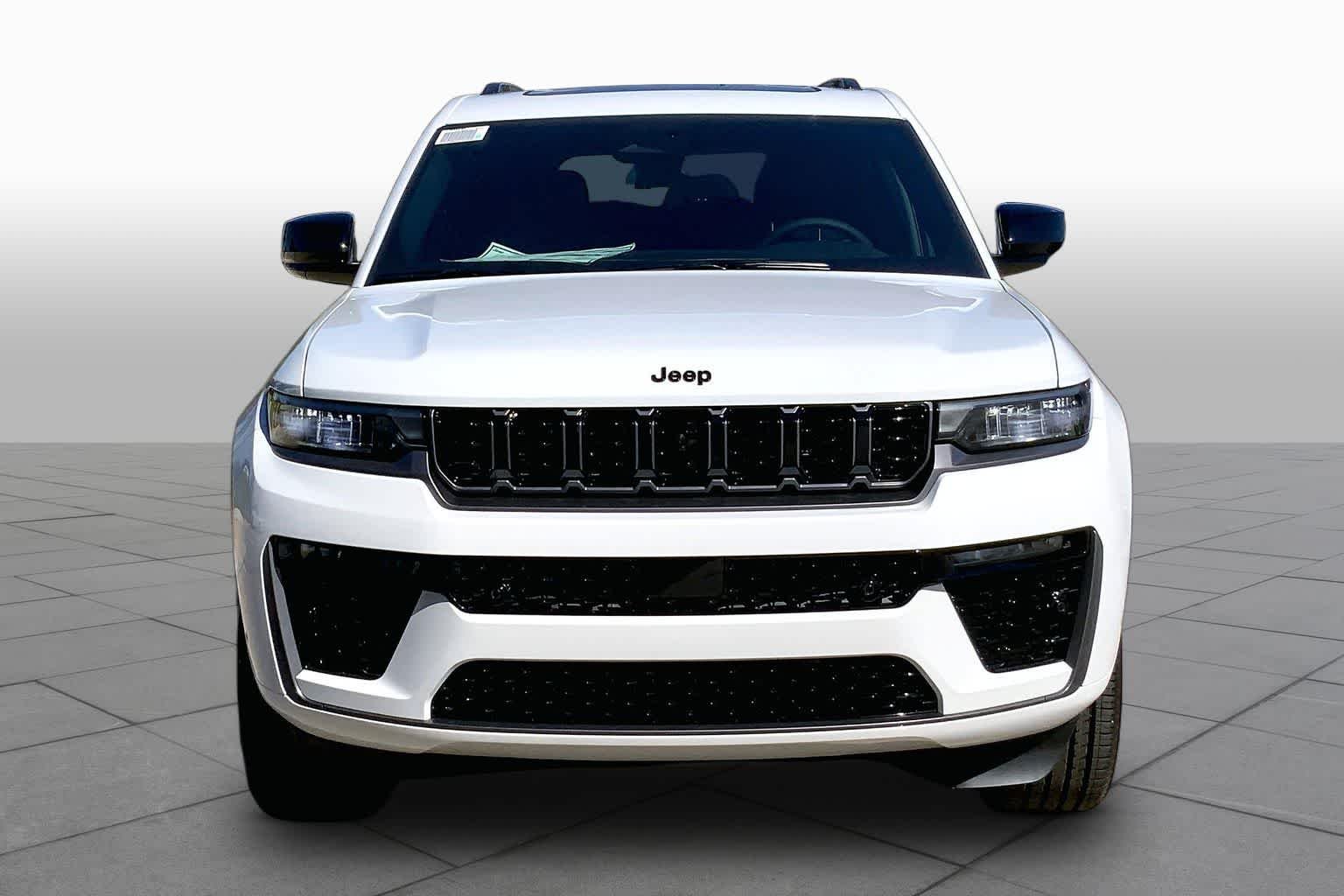 New 2026 Bright White Clear-Coat Exterior Paint Jeep Limited Reserve image 3