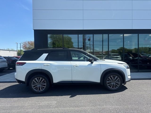 Used 2024 White Nissan SL image 2