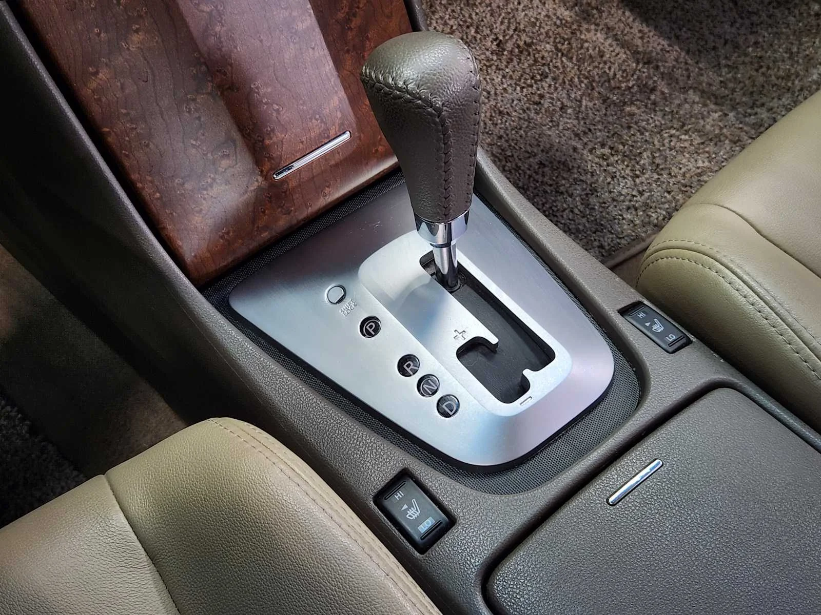 Used 2009 Winter Frost Pearl Nissan 2.5 SL image 15